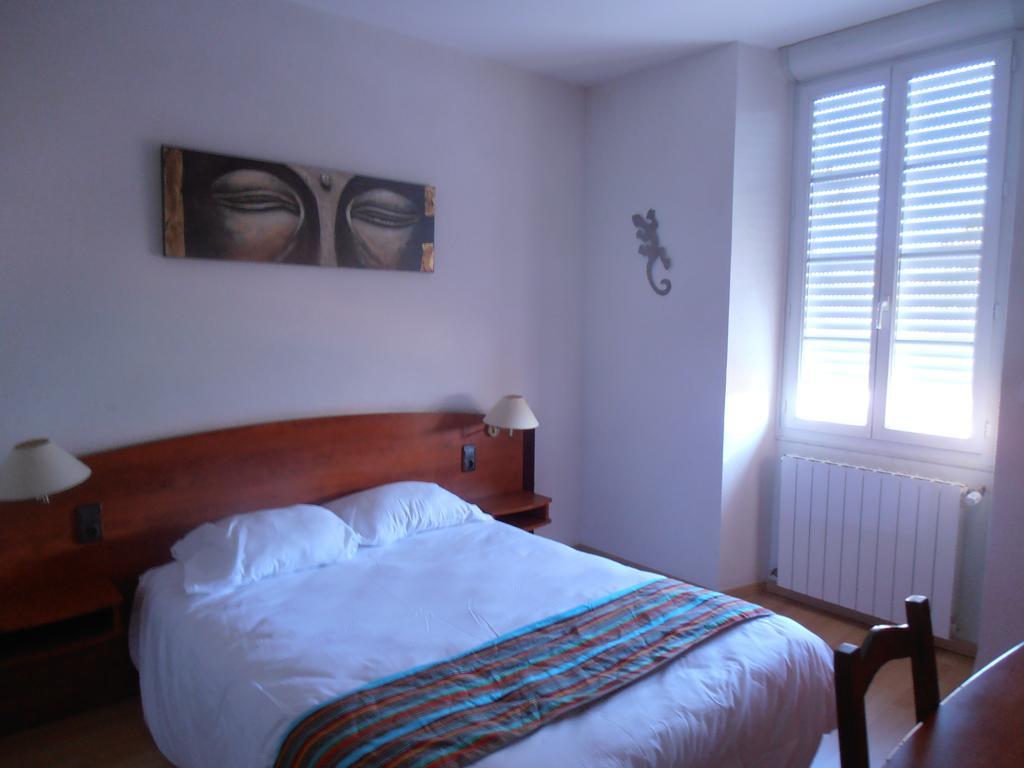 Hotel Castel D'Olmes Tabre エクステリア 写真