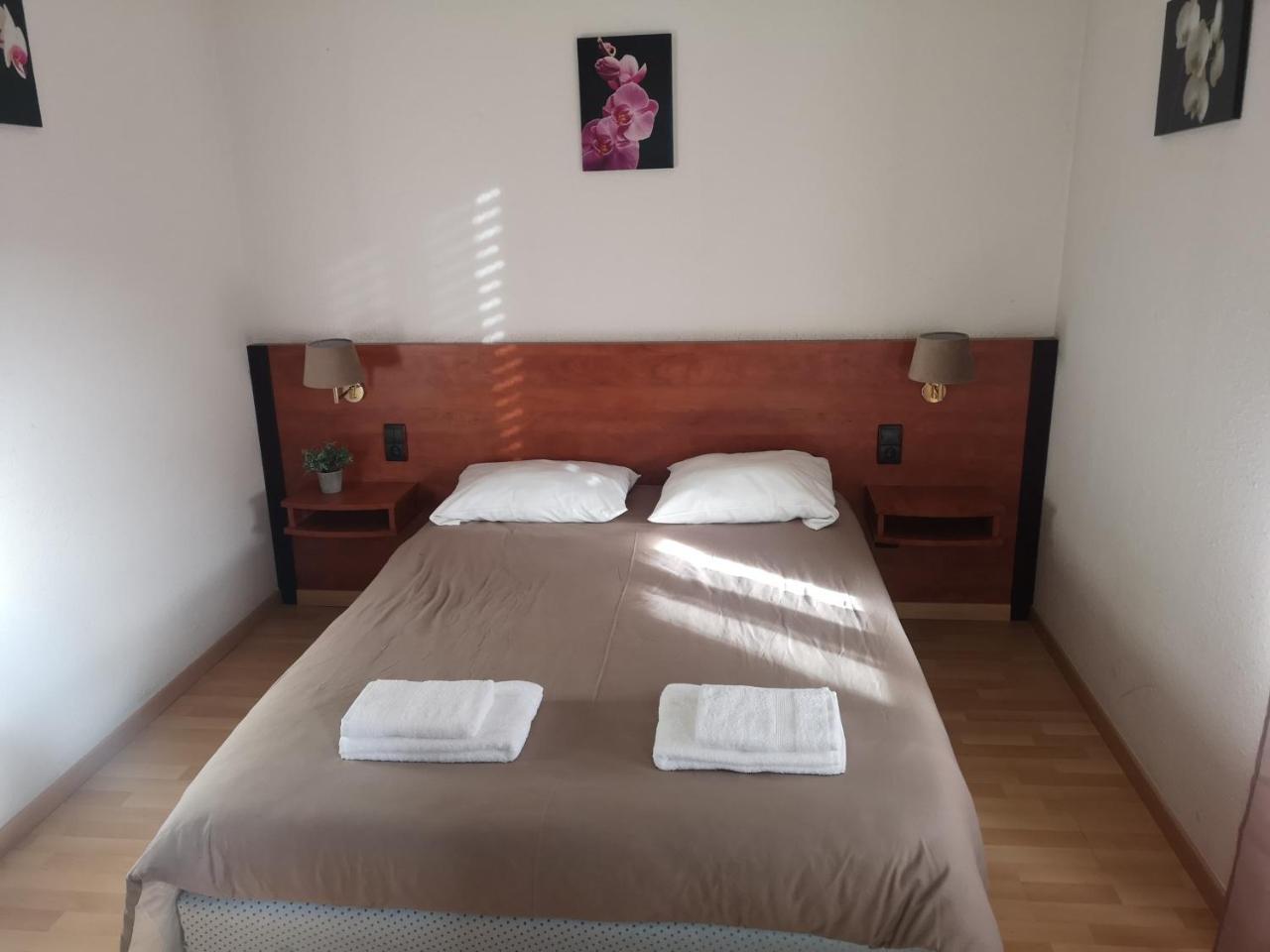 Hotel Castel D'Olmes Tabre エクステリア 写真