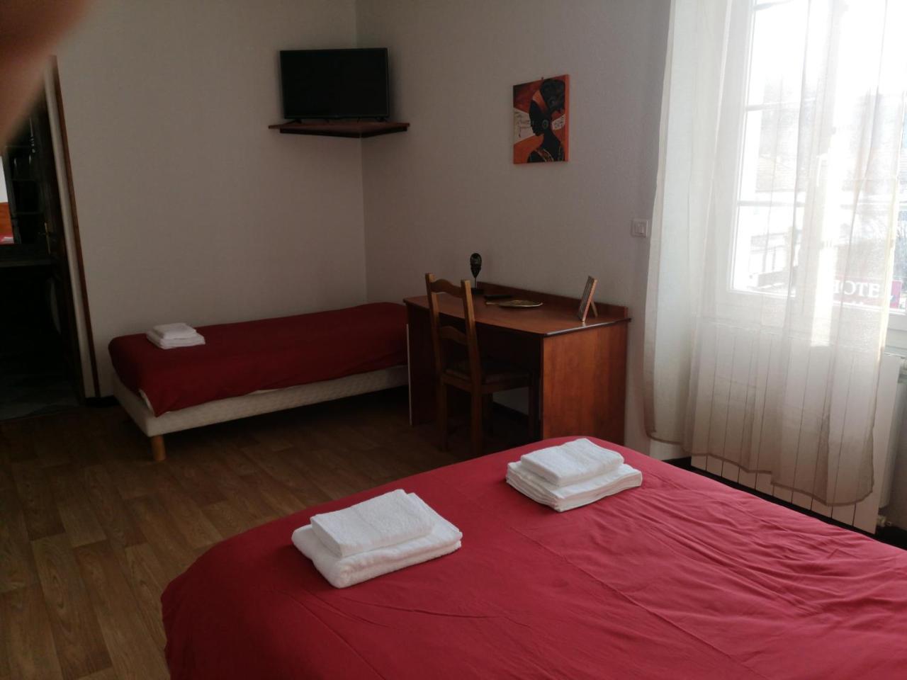 Hotel Castel D'Olmes Tabre エクステリア 写真