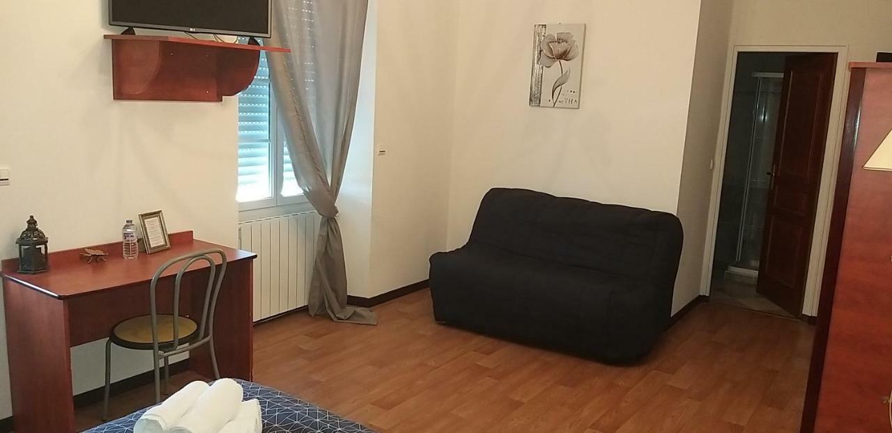 Hotel Castel D'Olmes Tabre エクステリア 写真